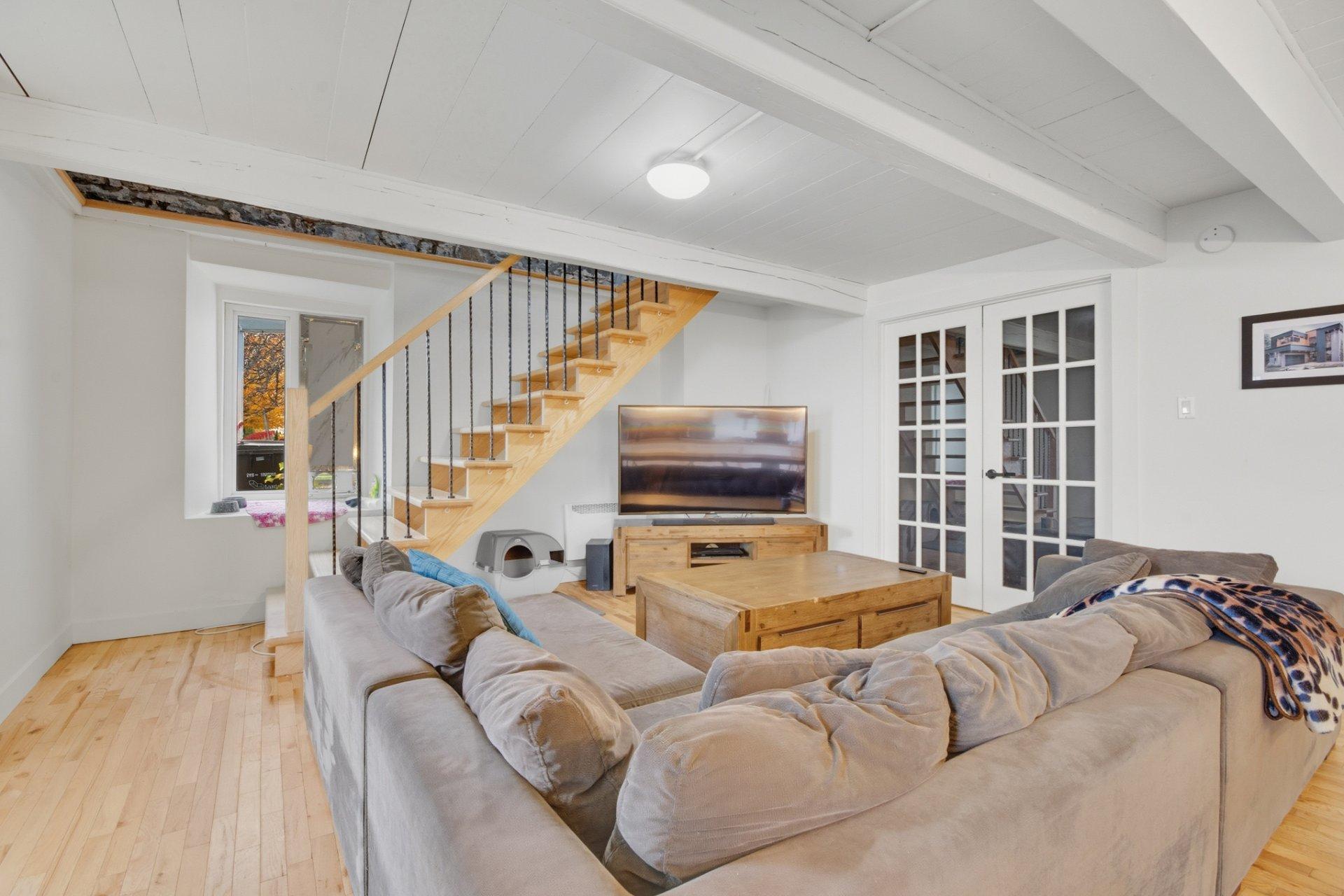 









5795

 - 5805


Rg du Bas-St-François

,
Laval (Duvernay),




QC
H7E4P2

