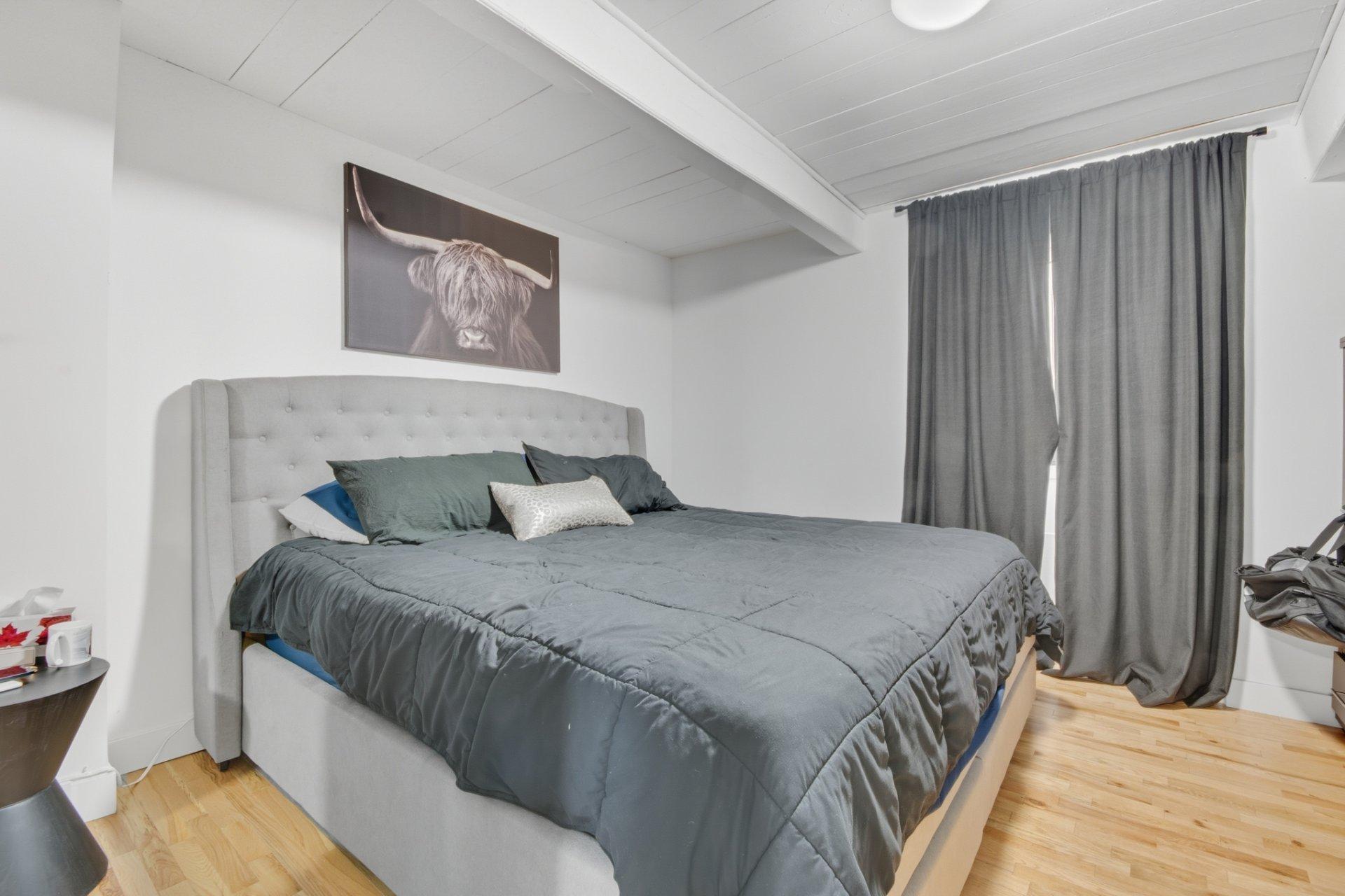 









5795

 - 5805


Rg du Bas-St-François

,
Laval (Duvernay),




QC
H7E4P2

