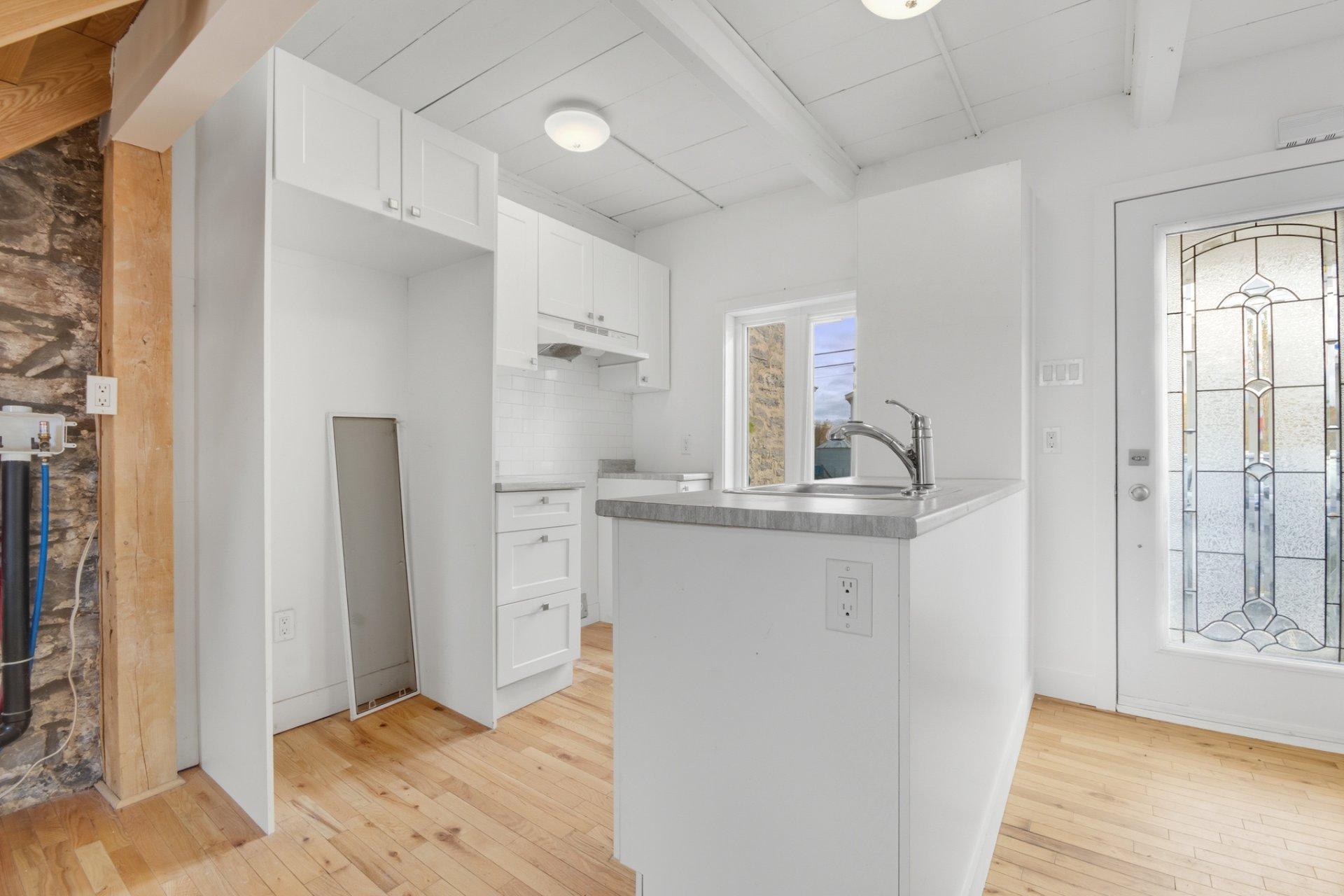 









5795

 - 5805


Rg du Bas-St-François

,
Laval (Duvernay),




QC
H7E4P2

