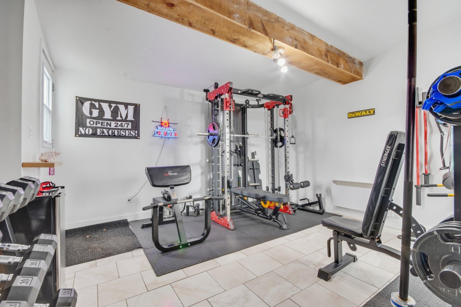 









5795

 - 5805


Rg du Bas-St-François

,
Laval (Duvernay),




QC
H7E4P2

