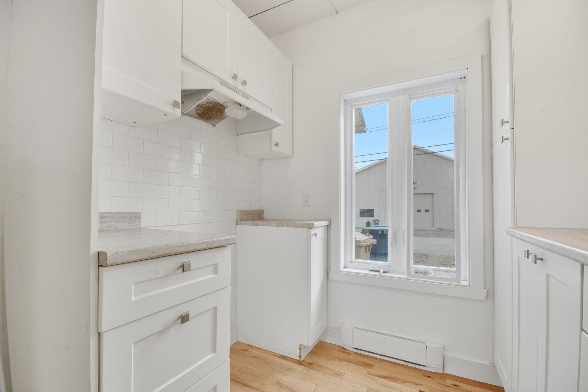 









5795

 - 5805


Rg du Bas-St-François

,
Laval (Duvernay),




QC
H7E4P2

