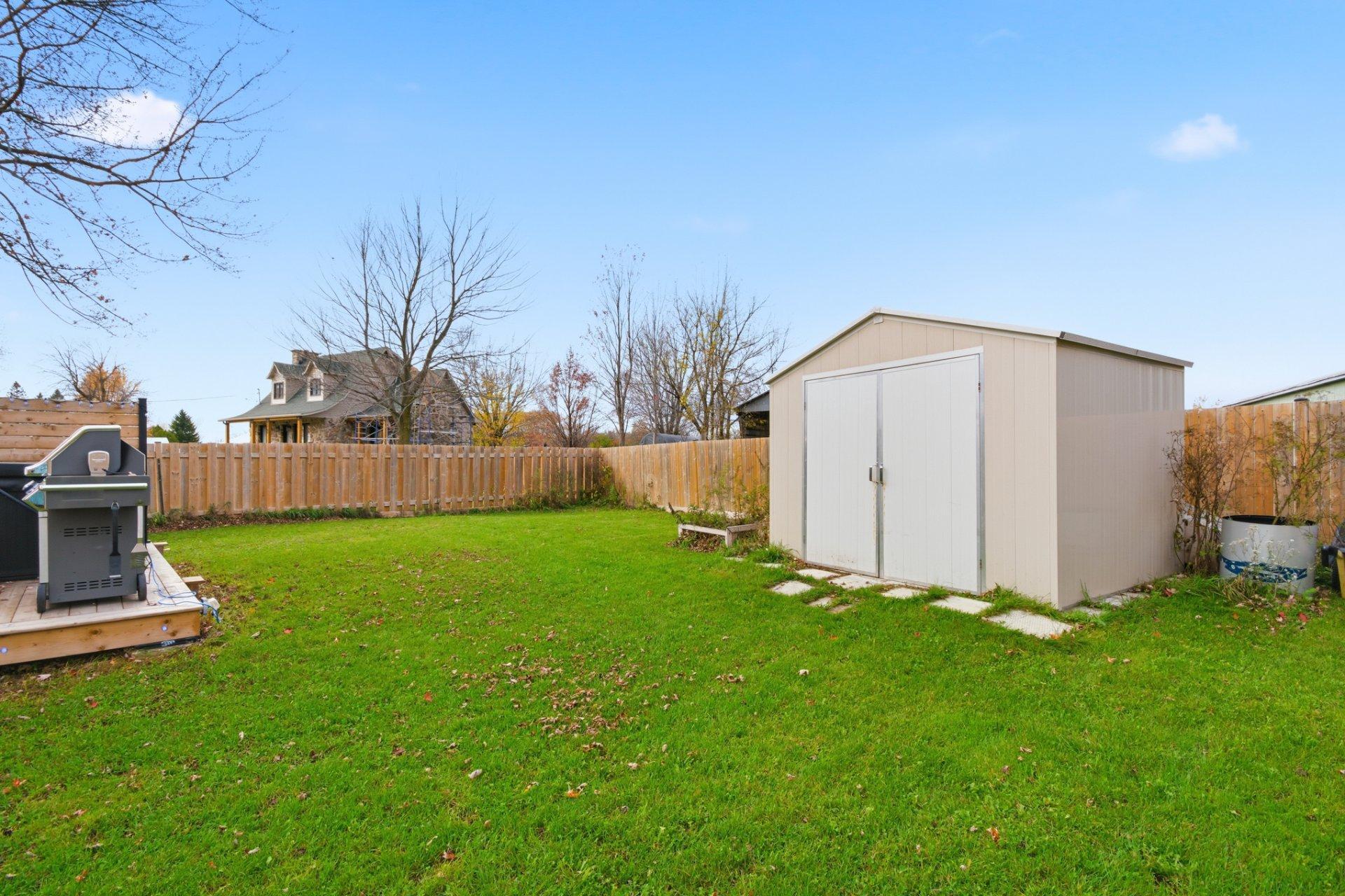 









5795

 - 5805


Rg du Bas-St-François

,
Laval (Duvernay),




QC
H7E4P2

