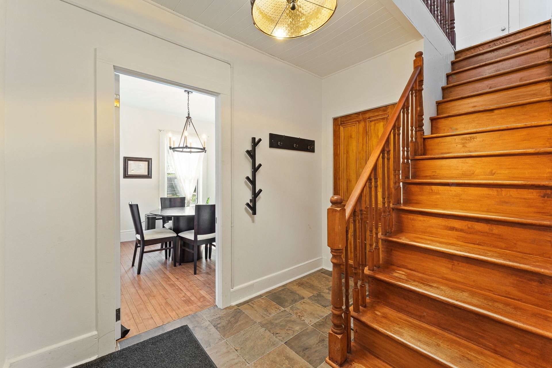 









964

 - 966


Rue du Sud

,
Cowansville,




QC
J2K2Y3

