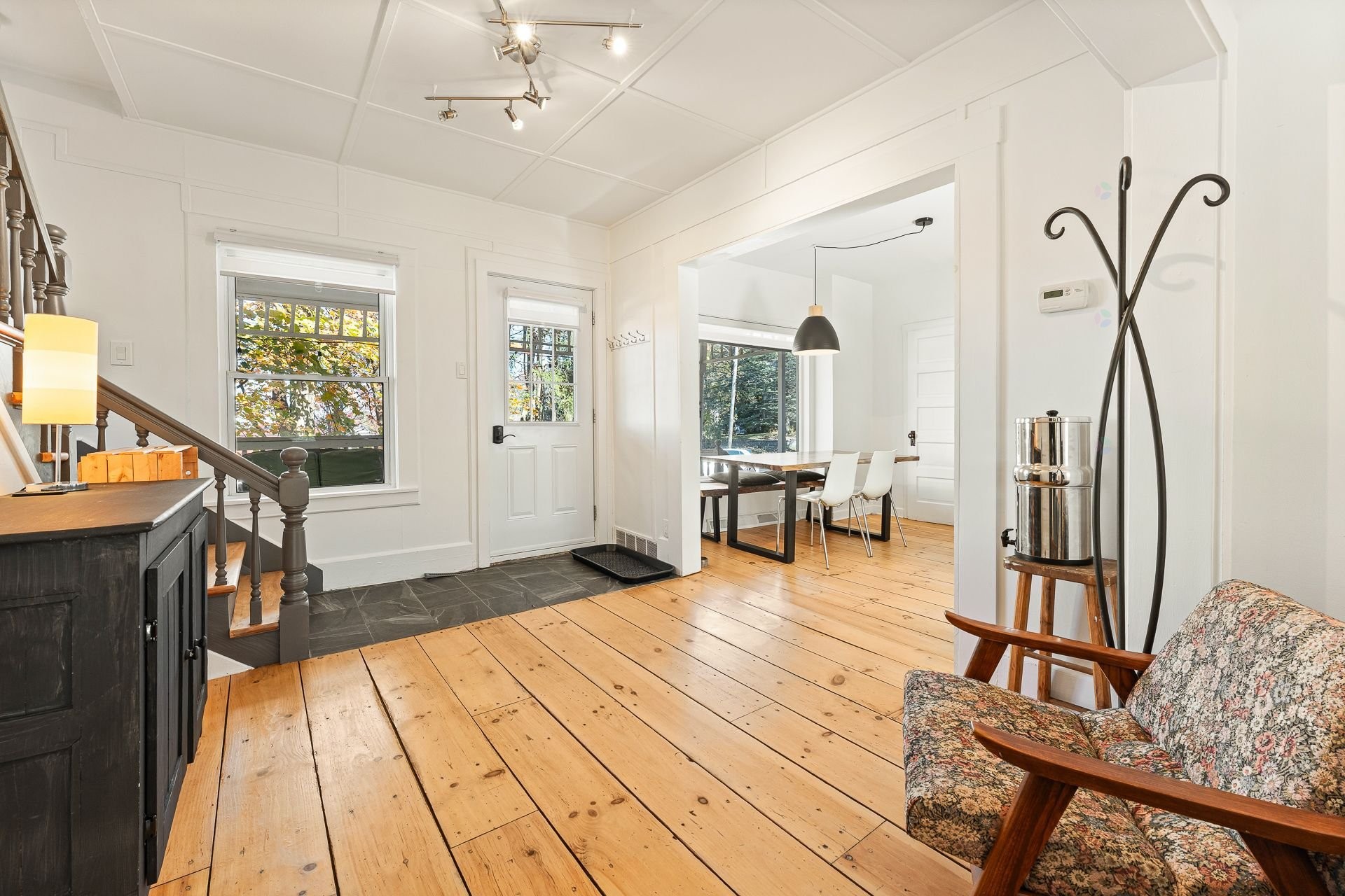 









964

 - 966


Rue du Sud

,
Cowansville,




QC
J2K2Y3

