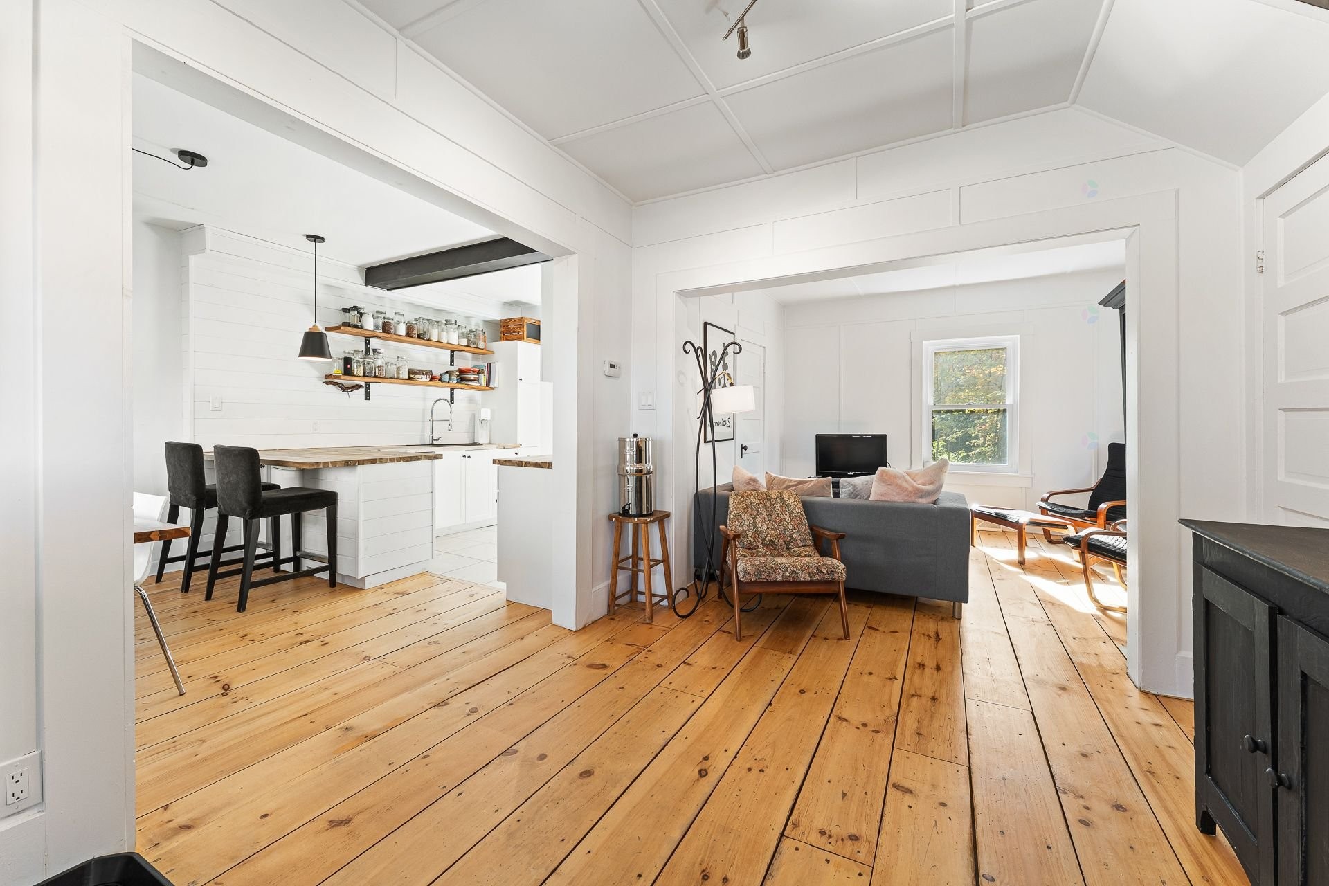 









964

 - 966


Rue du Sud

,
Cowansville,




QC
J2K2Y3

