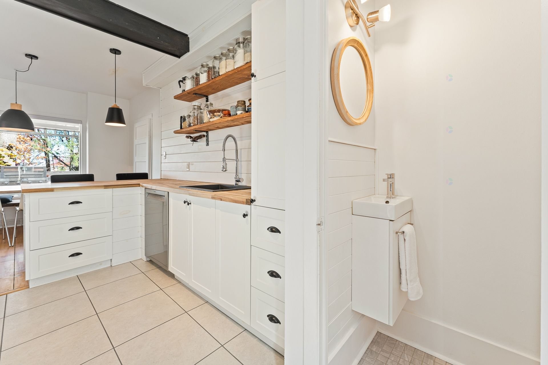 









964

 - 966


Rue du Sud

,
Cowansville,




QC
J2K2Y3

