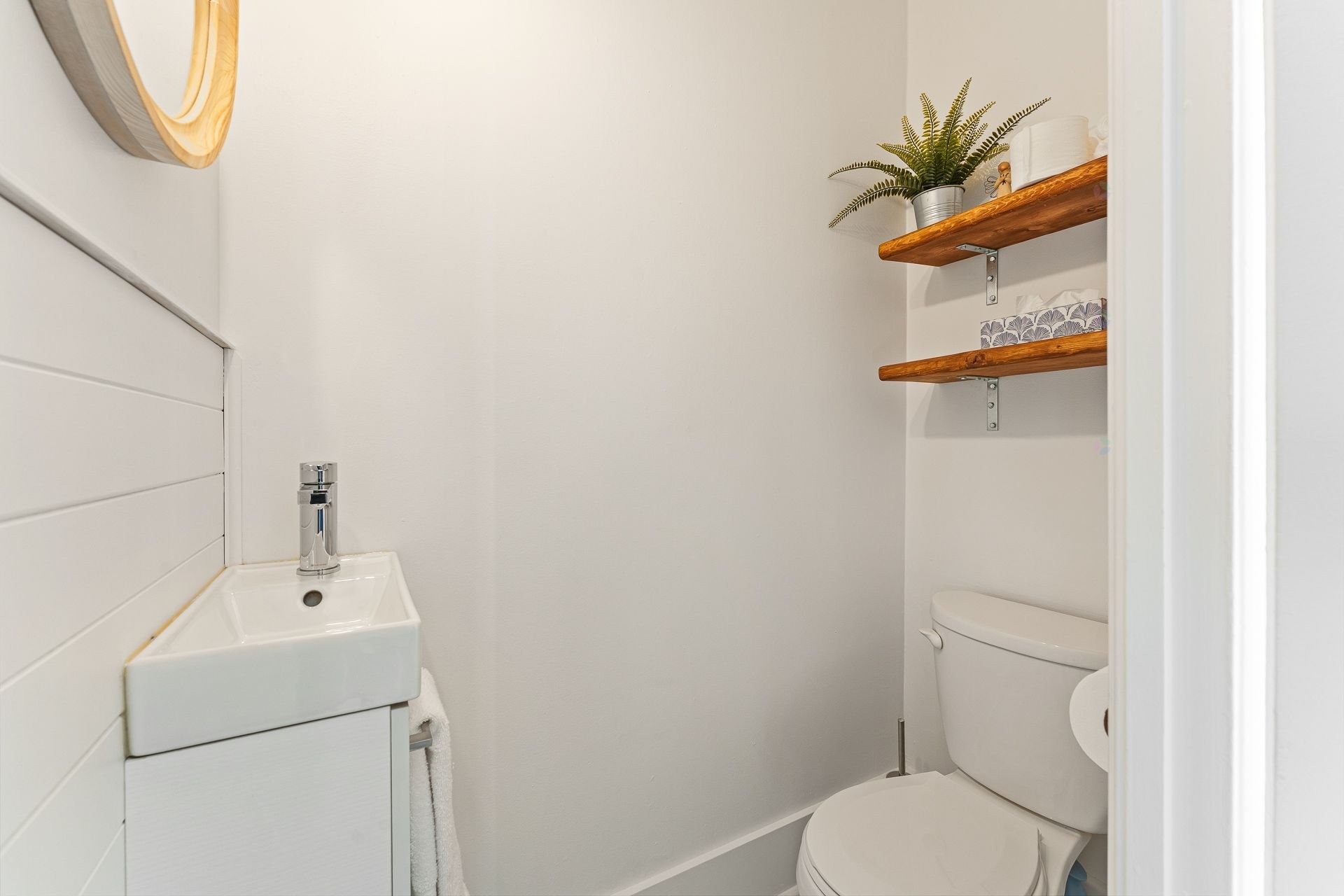 









964

 - 966


Rue du Sud

,
Cowansville,




QC
J2K2Y3

