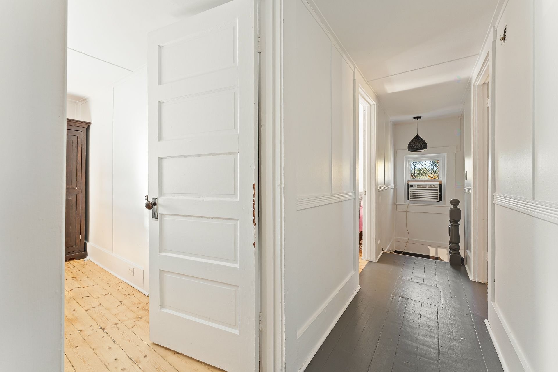 









964

 - 966


Rue du Sud

,
Cowansville,




QC
J2K2Y3

