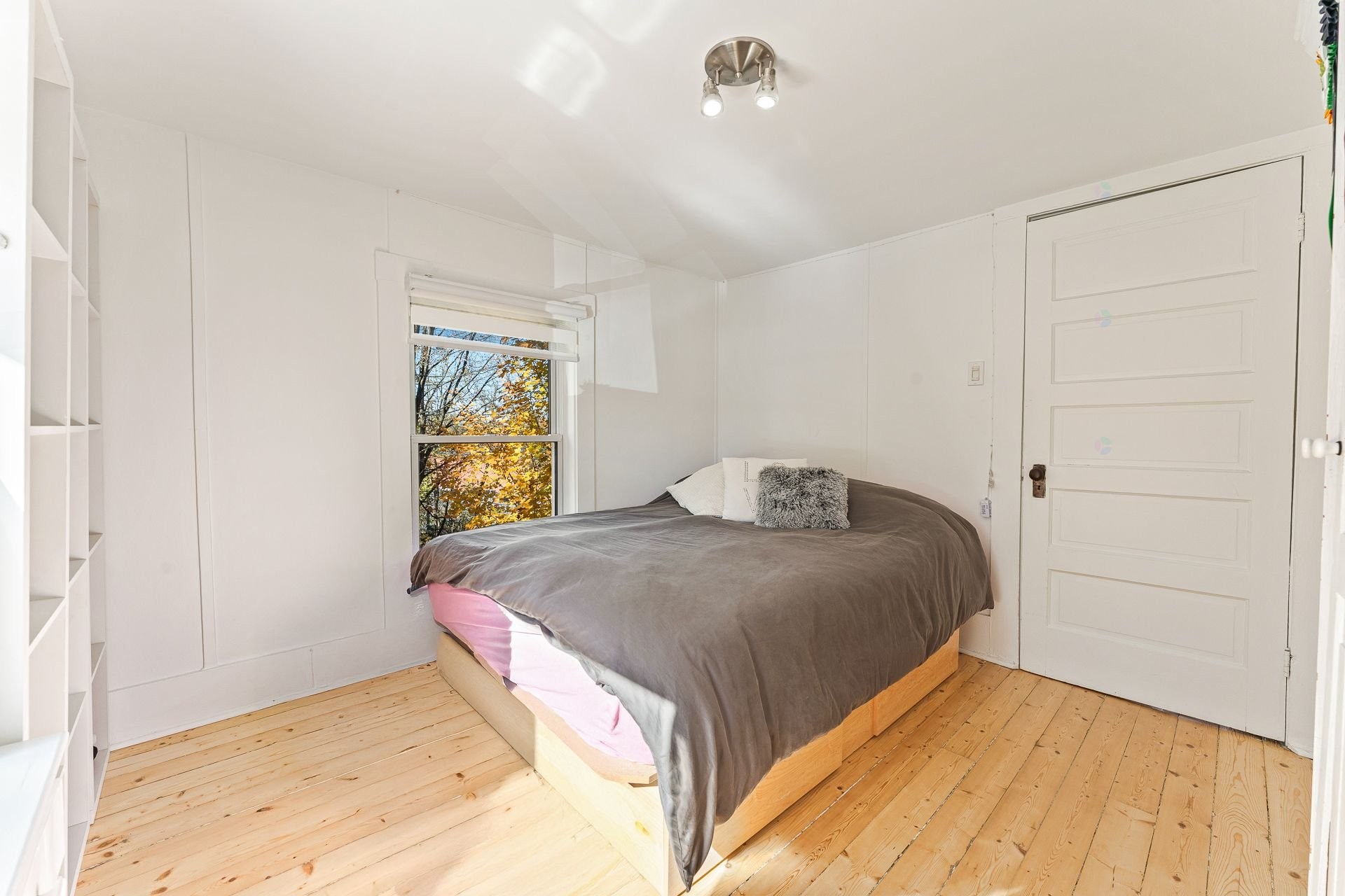 









964

 - 966


Rue du Sud

,
Cowansville,




QC
J2K2Y3

