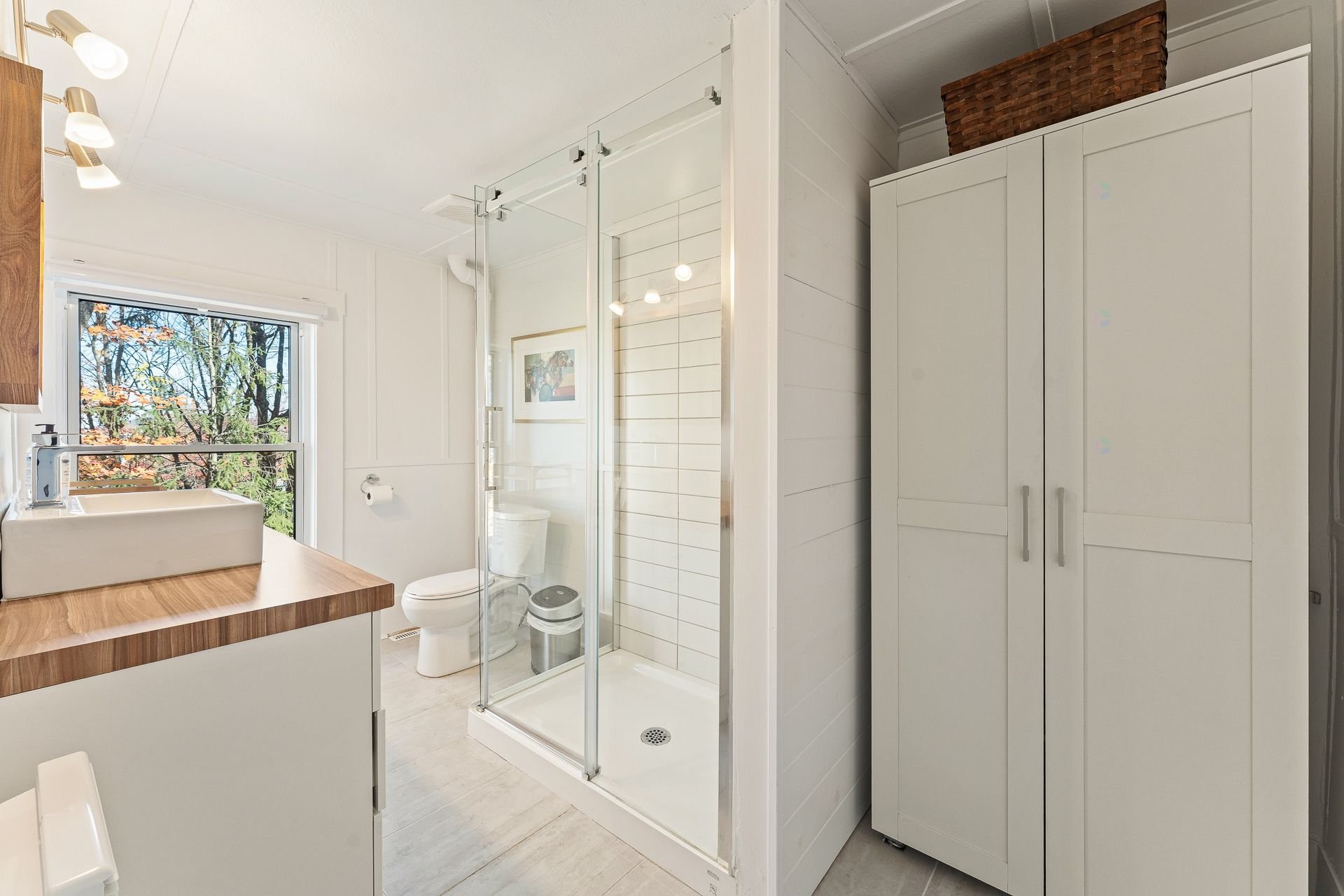 









964

 - 966


Rue du Sud

,
Cowansville,




QC
J2K2Y3

