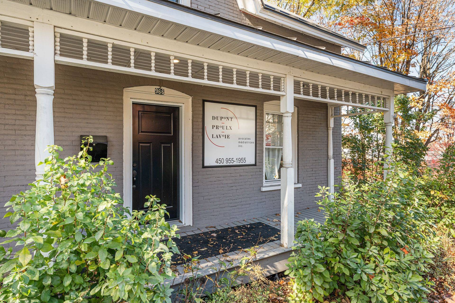 









964

 - 966


Rue du Sud

,
Cowansville,




QC
J2K2Y3

