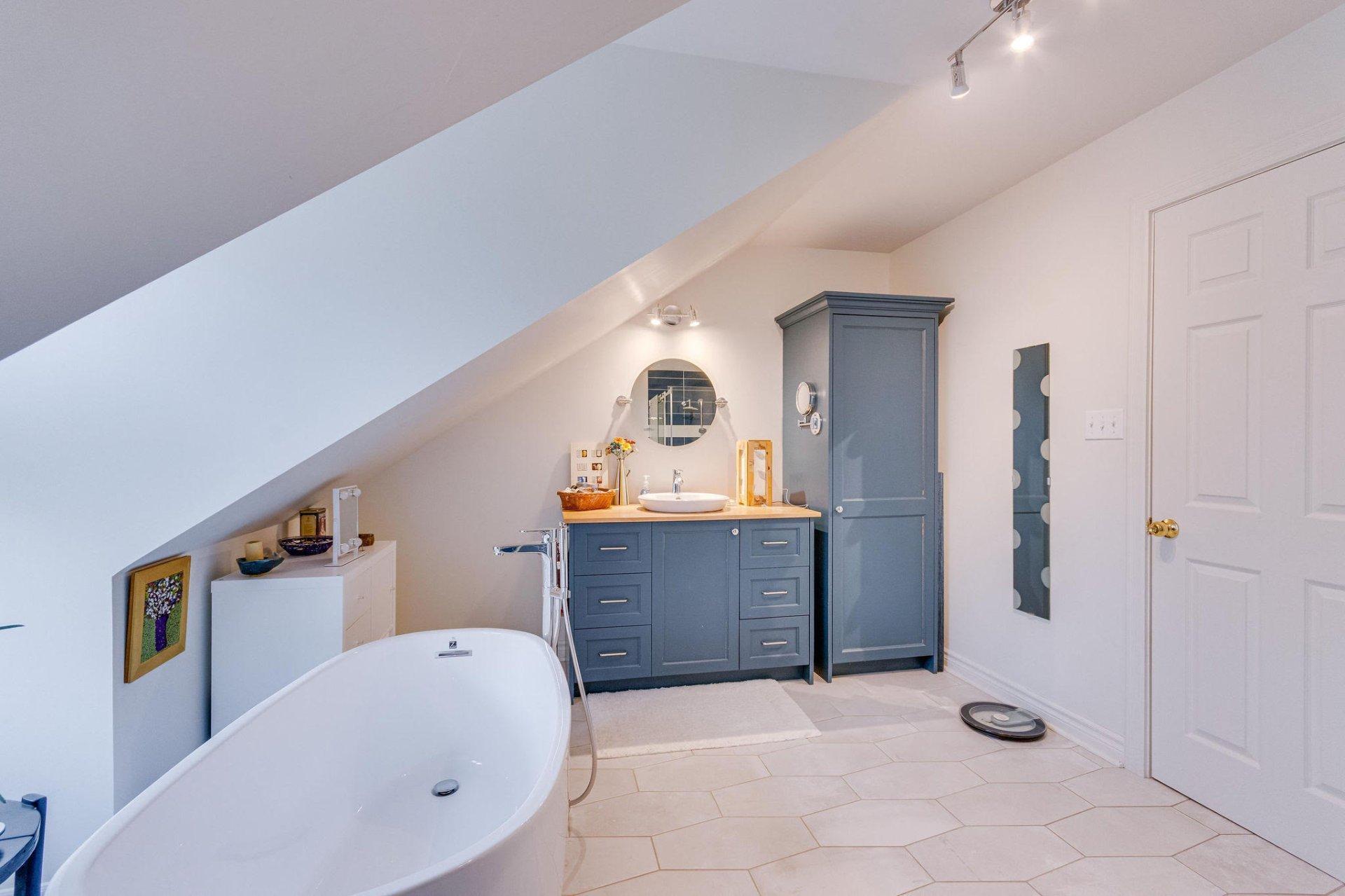 









1804


Ch. de la Grande-Presqu'île

,
Plaisance,




QC
J0V1S0

