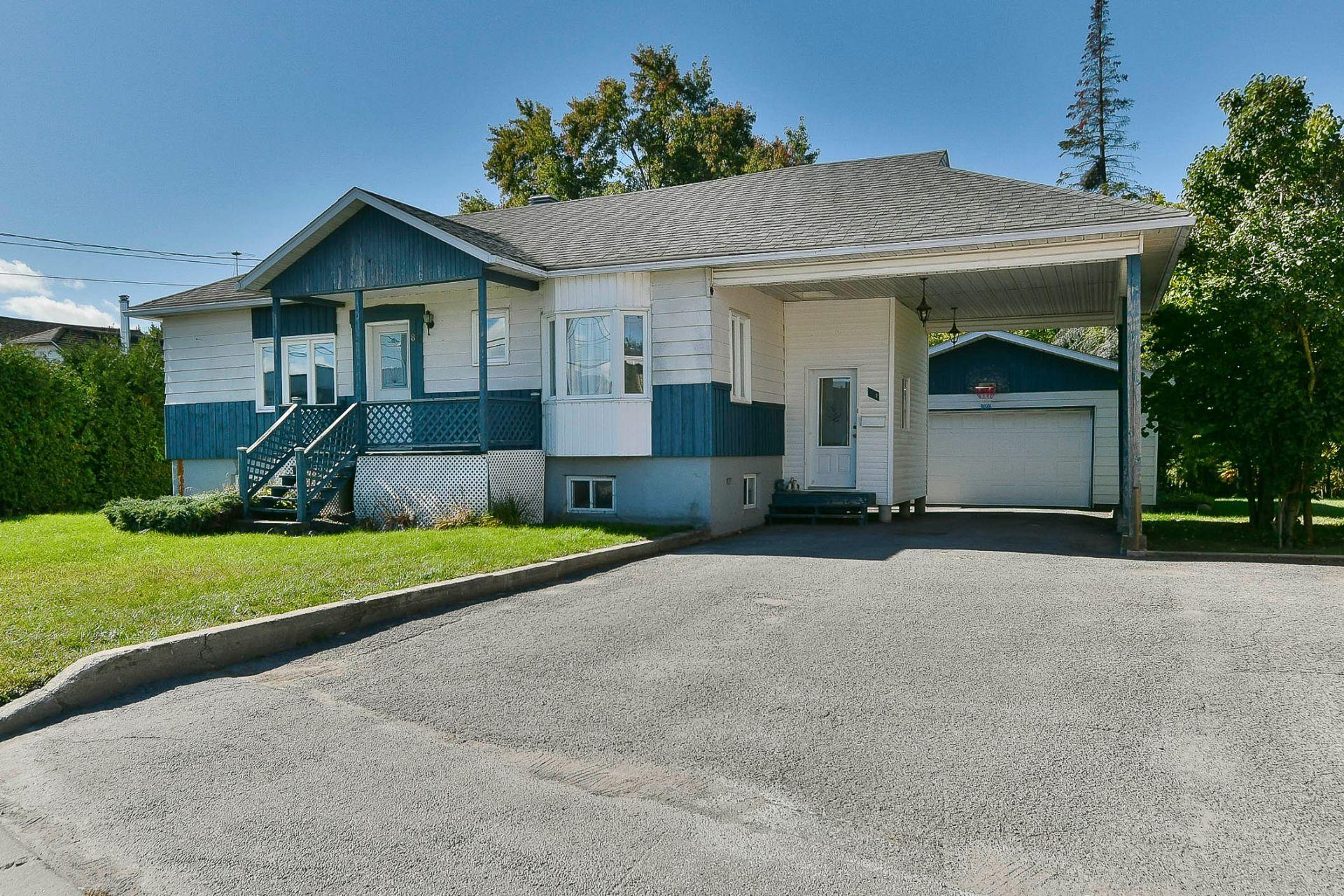 









84


Rue Onulphe-Peltier

,
L'Épiphanie,




QC
J5X3W8

