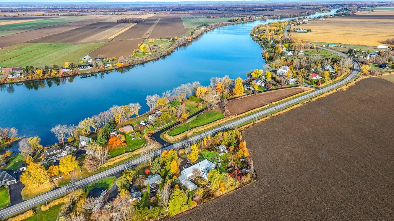 









3333


Ch. des Patriotes

,
Saint-Ours,







QC
J0G1P0

