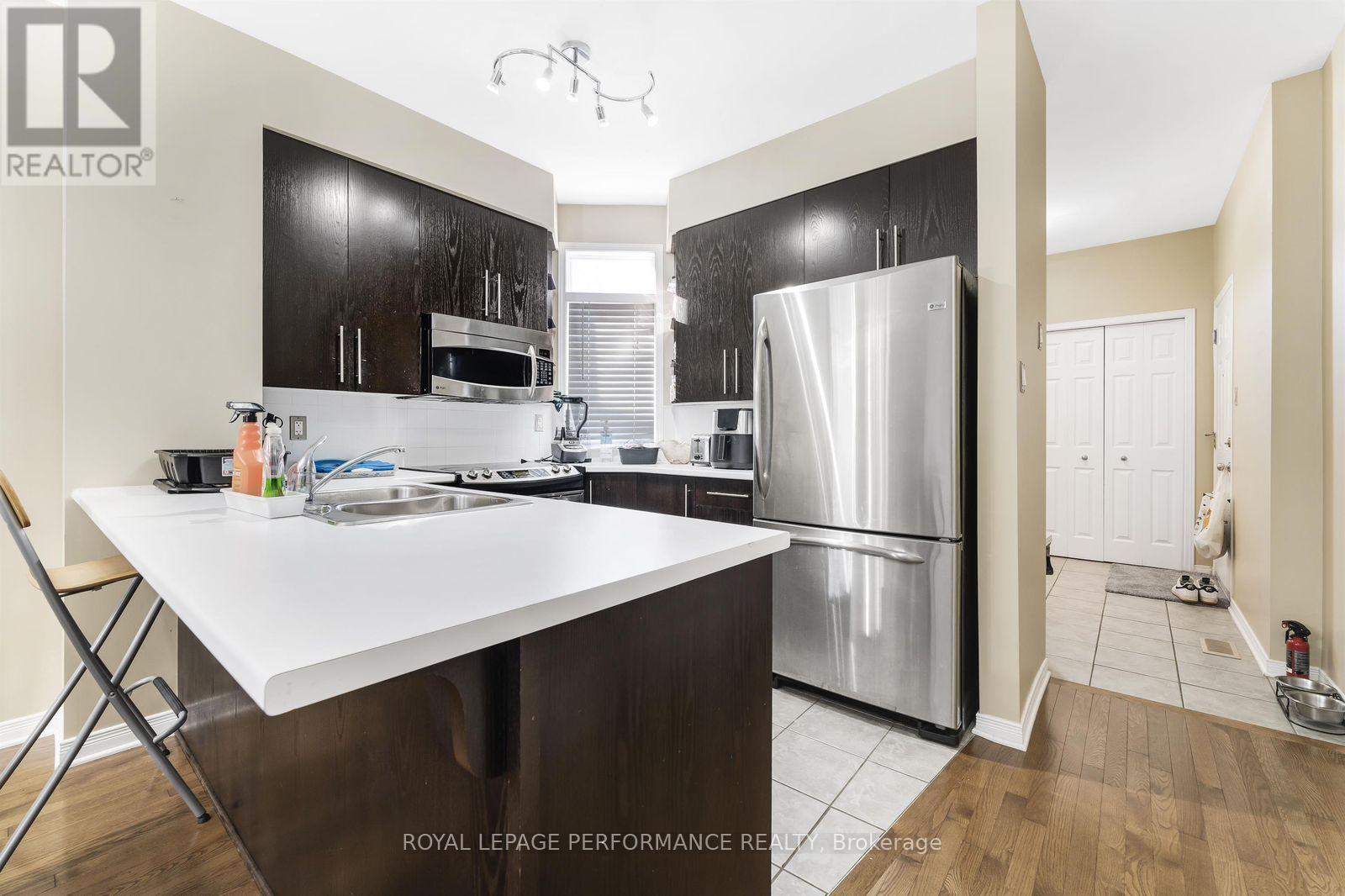 












961 CUMMINGS AVENUE

,
Ottawa,




Ontario
K1J7R9

