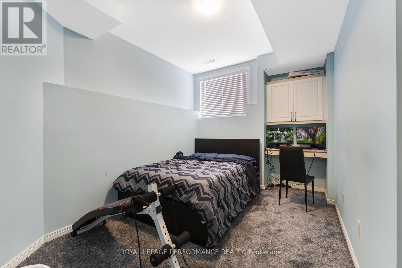 












961 CUMMINGS AVENUE

,
Ottawa,




Ontario
K1J7R9

