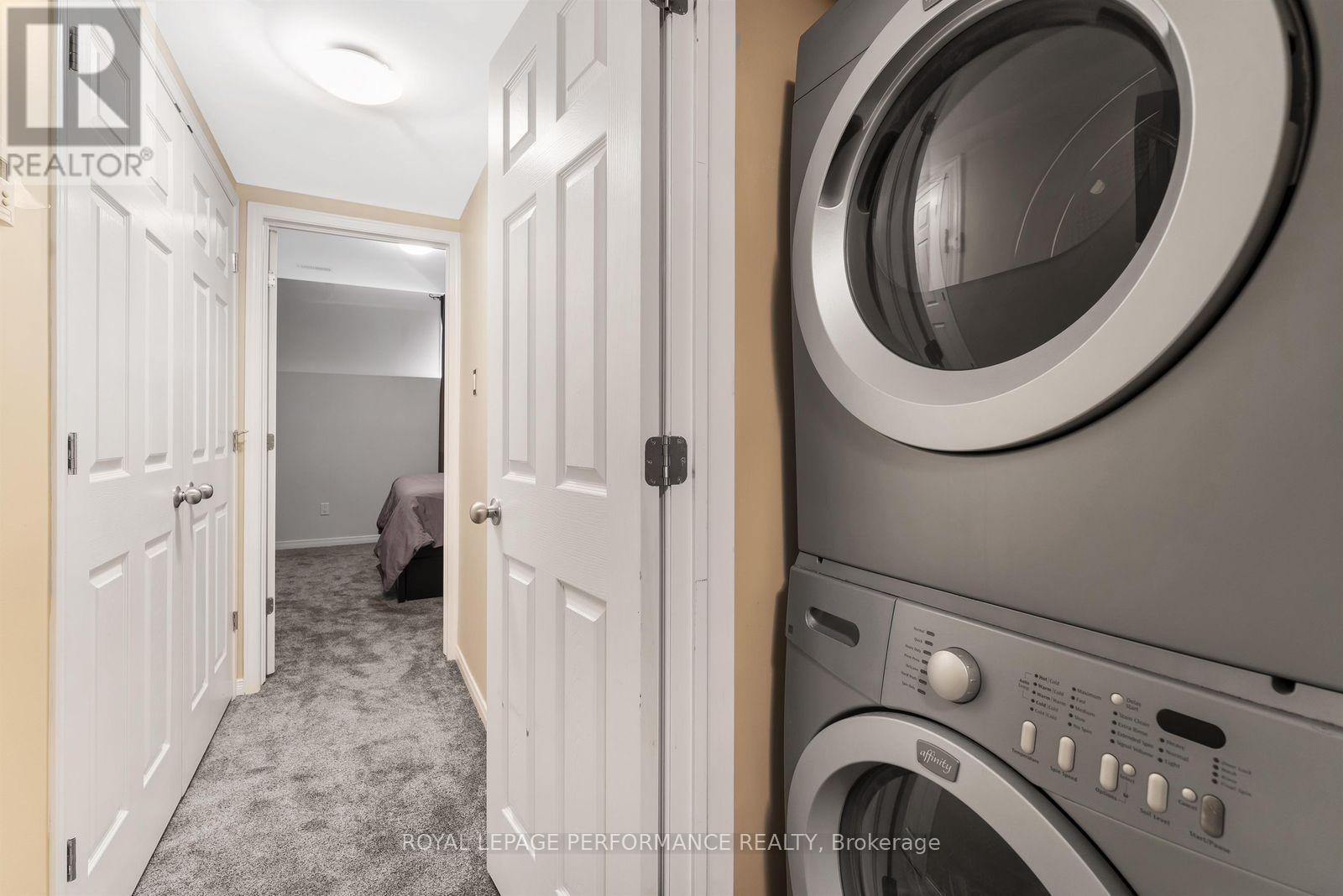 












961 CUMMINGS AVENUE

,
Ottawa,




Ontario
K1J7R9

