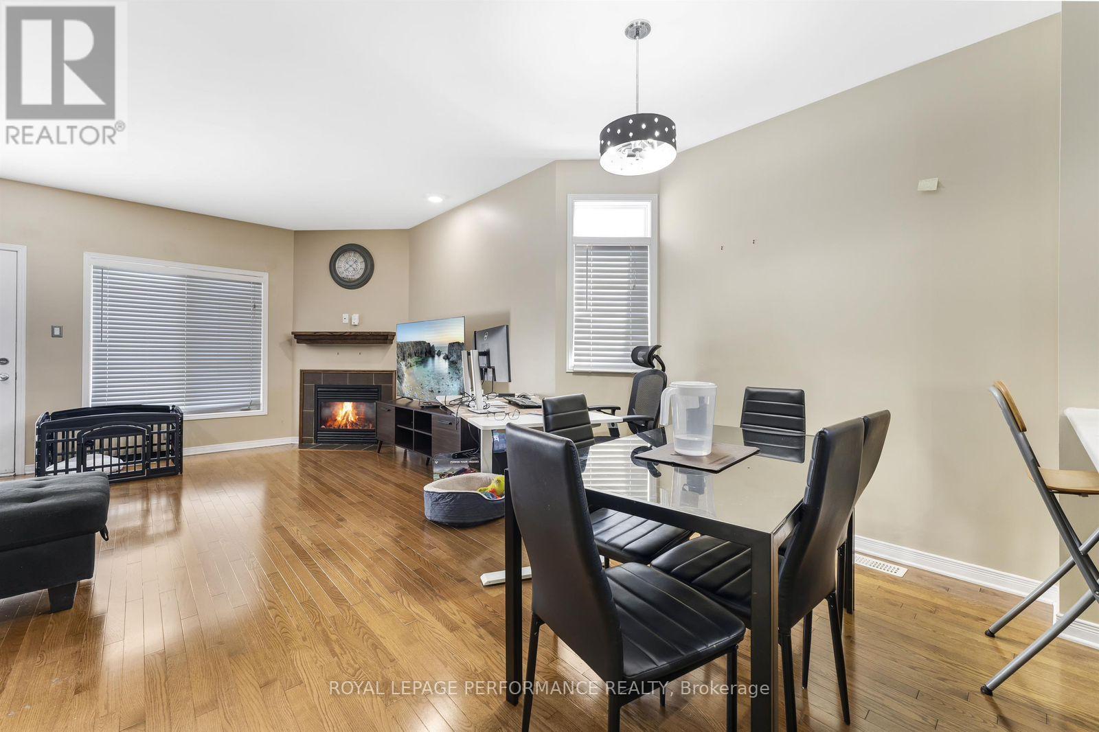 












961 CUMMINGS AVENUE

,
Ottawa,




Ontario
K1J7R9

