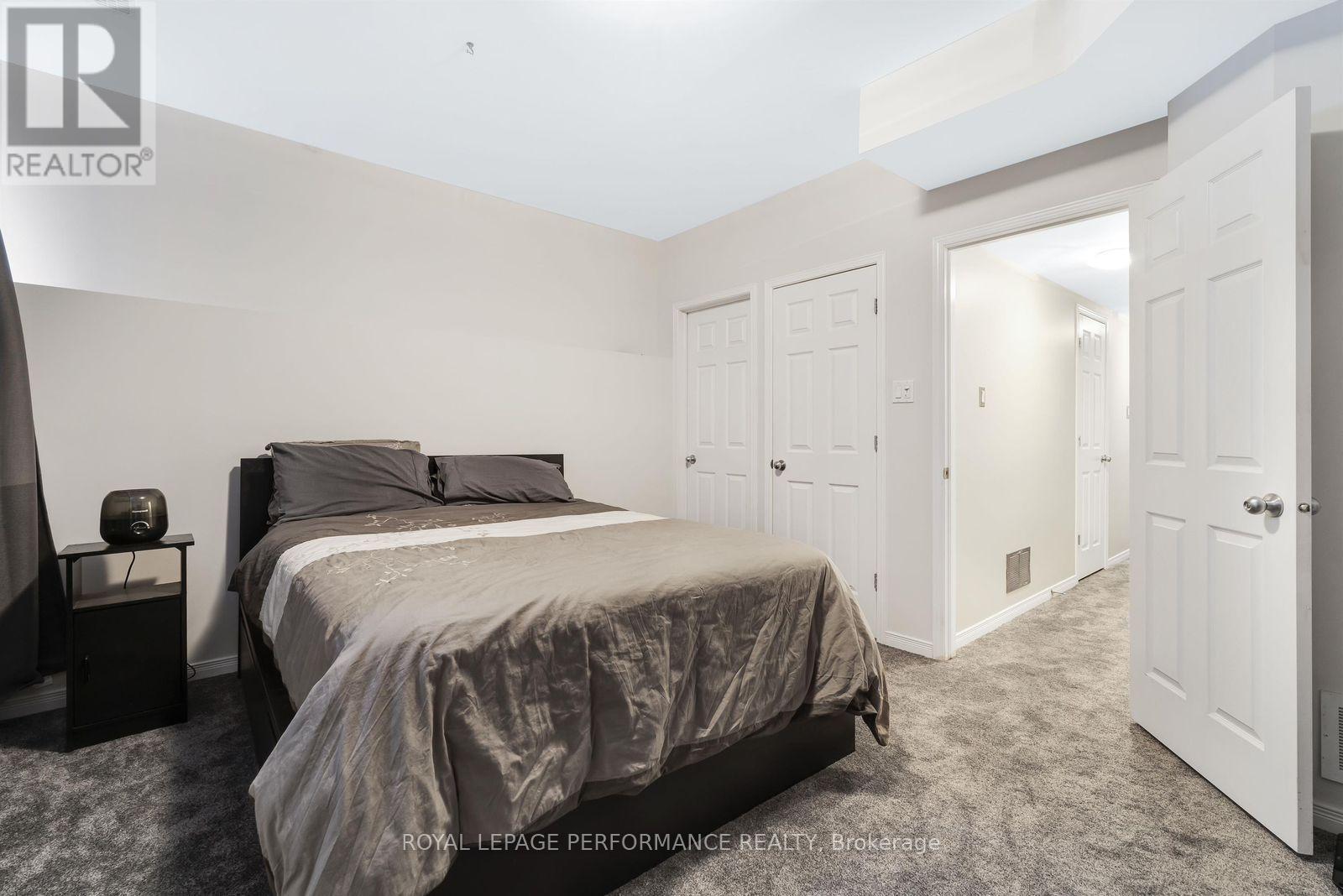 












961 CUMMINGS AVENUE

,
Ottawa,




Ontario
K1J7R9

