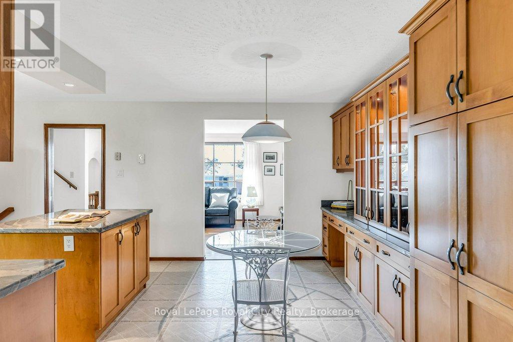 












40 KEATS CRESCENT

,
Guelph (Kortright West),




Ontario
N1G3B2

