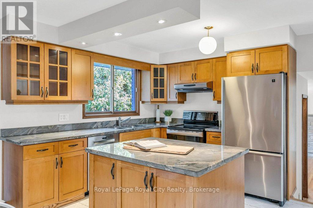 












40 KEATS CRESCENT

,
Guelph (Kortright West),




Ontario
N1G3B2

