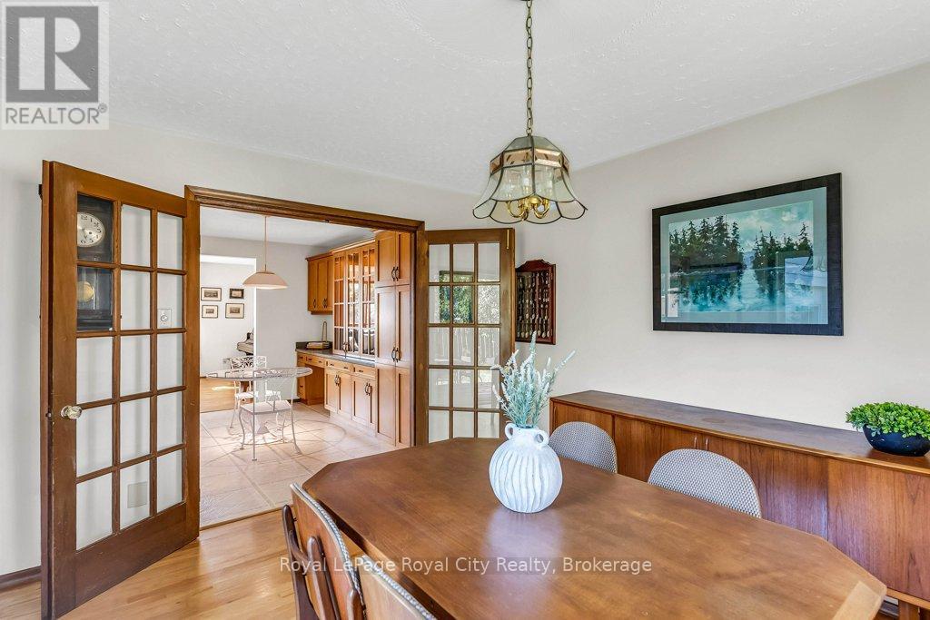 












40 KEATS CRESCENT

,
Guelph (Kortright West),




Ontario
N1G3B2

