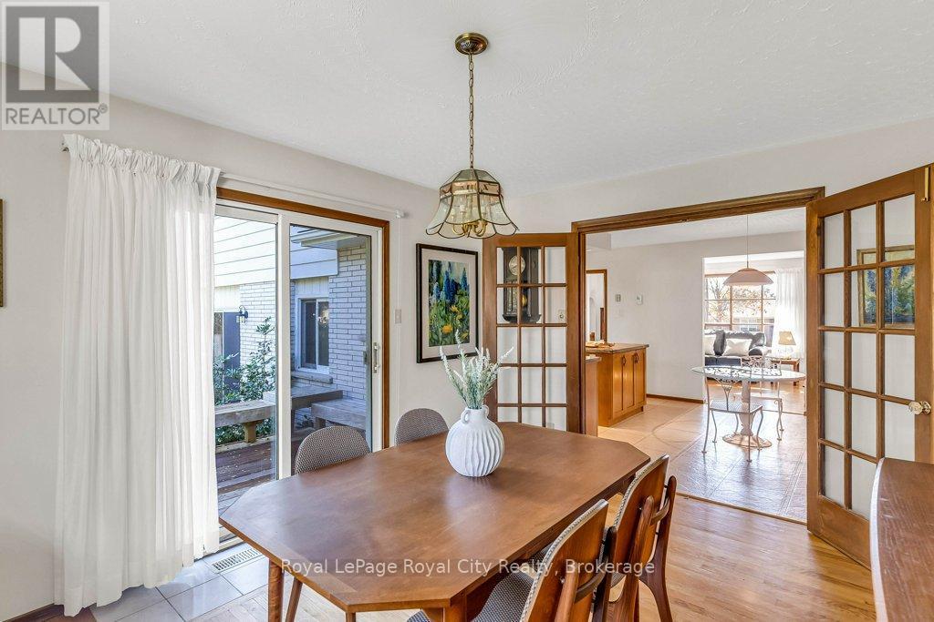 












40 KEATS CRESCENT

,
Guelph (Kortright West),




Ontario
N1G3B2

