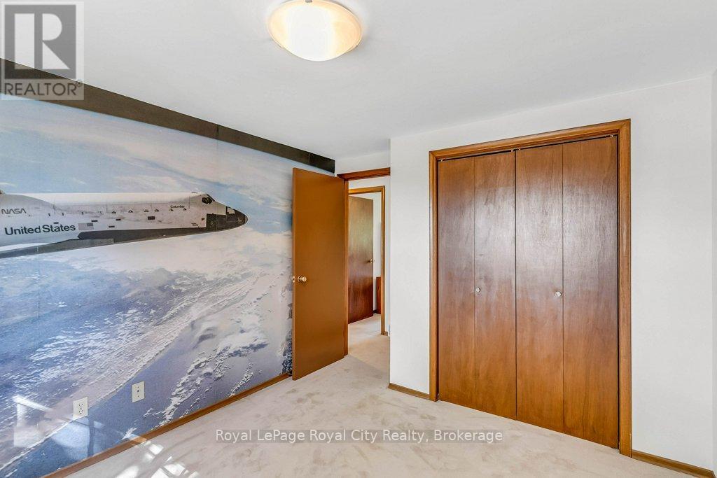 












40 KEATS CRESCENT

,
Guelph (Kortright West),




Ontario
N1G3B2

