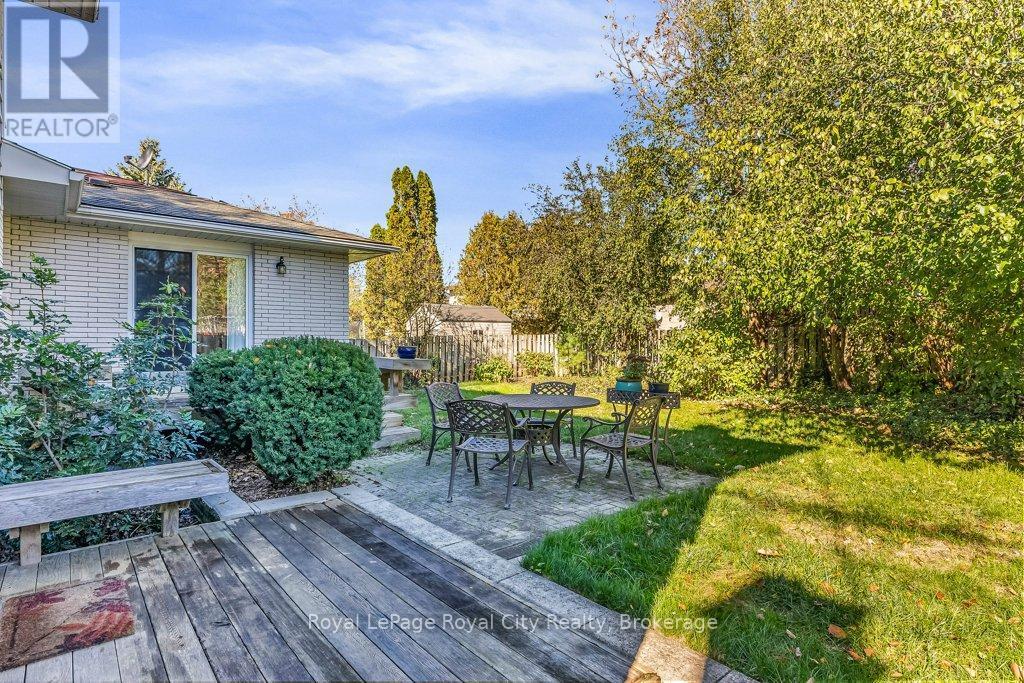 












40 KEATS CRESCENT

,
Guelph (Kortright West),




Ontario
N1G3B2

