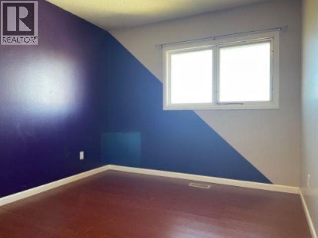 












33 5320 MOUNTAINVIEW DRIVE

,
Fort Nelson,




British Columbia
V0C1R0

