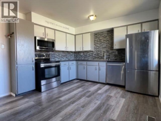 












33 5320 MOUNTAINVIEW DRIVE

,
Fort Nelson,




British Columbia
V0C1R0

