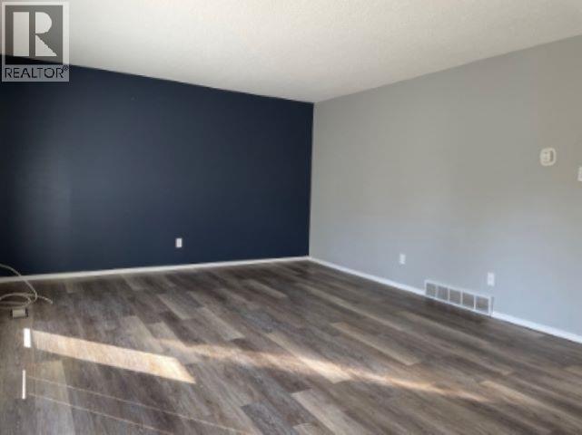 












33 5320 MOUNTAINVIEW DRIVE

,
Fort Nelson,




British Columbia
V0C1R0


