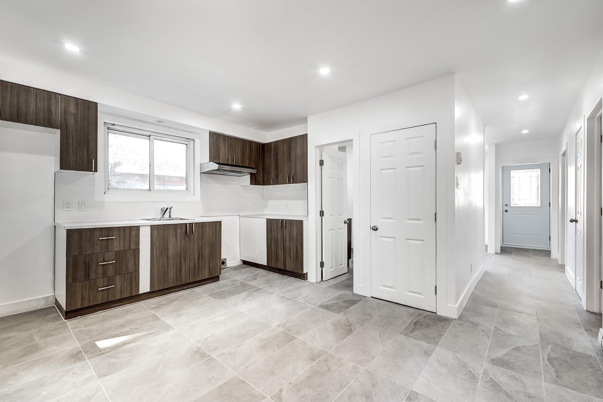 









44


Rue Brodeur

,
Longueuil (Le Vieux-Longueuil),




QC
J4J2S1

