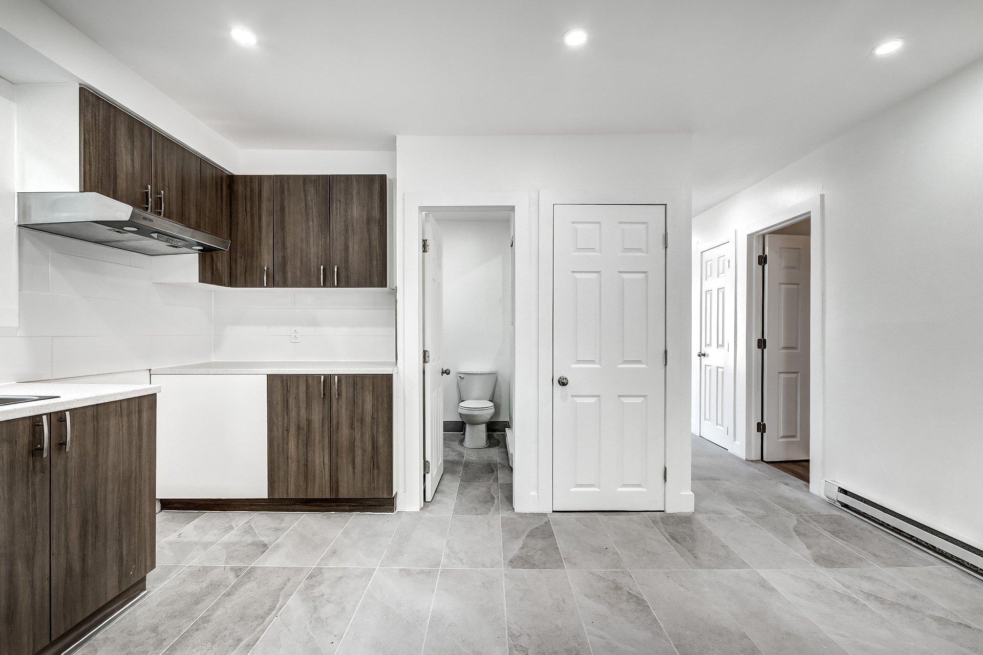 









44


Rue Brodeur

,
Longueuil (Le Vieux-Longueuil),




QC
J4J2S1

