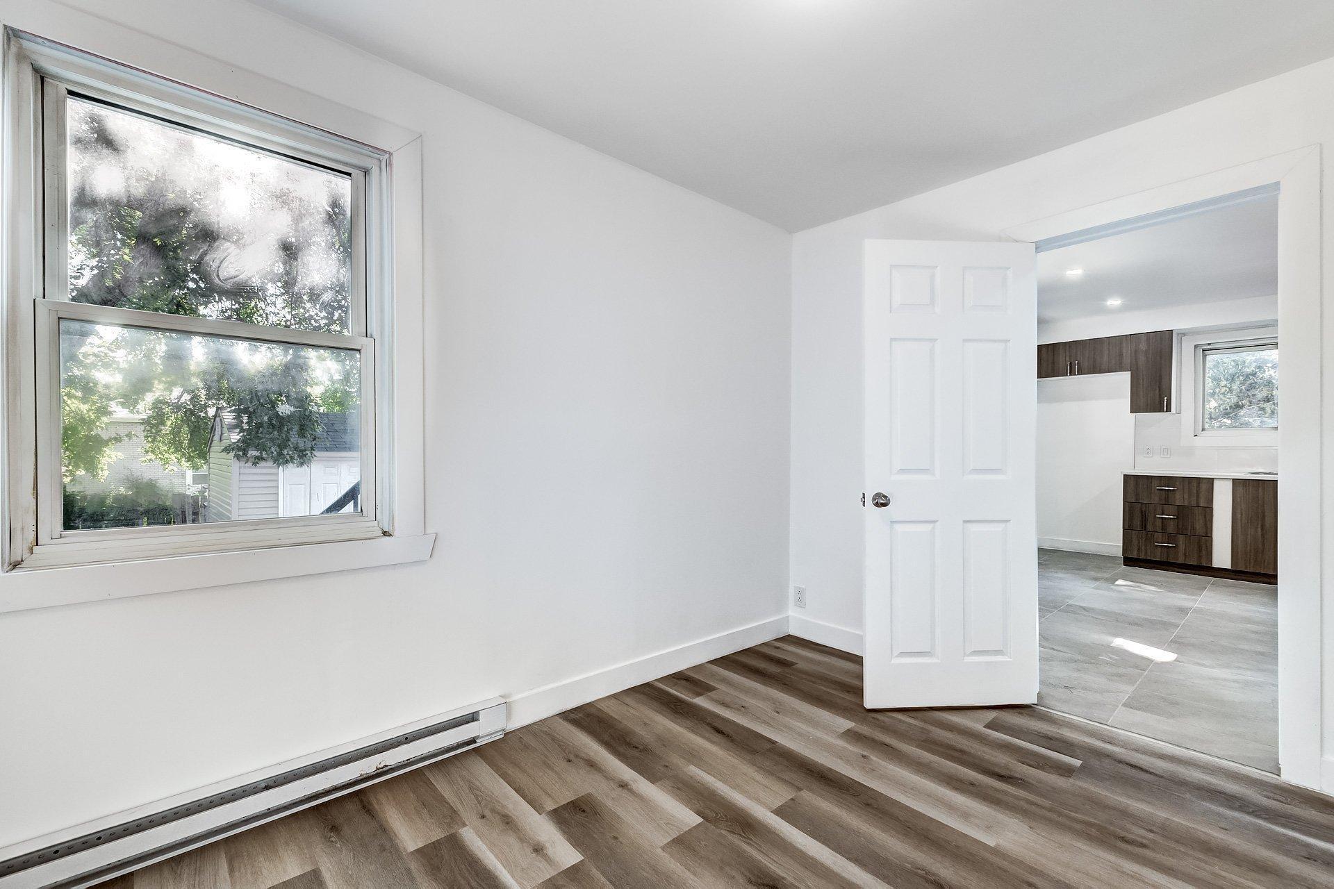 









44


Rue Brodeur

,
Longueuil (Le Vieux-Longueuil),




QC
J4J2S1

