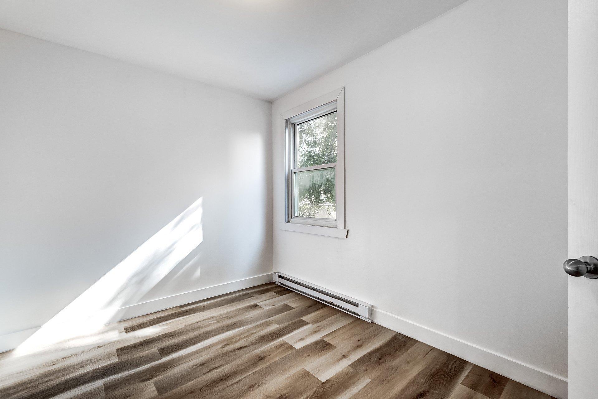 









44


Rue Brodeur

,
Longueuil (Le Vieux-Longueuil),




QC
J4J2S1

