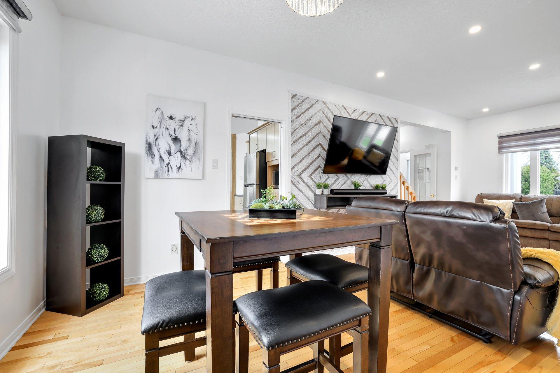 









4


Rue Molière

,
Gatineau (Aylmer),




QC
J9J2R5

