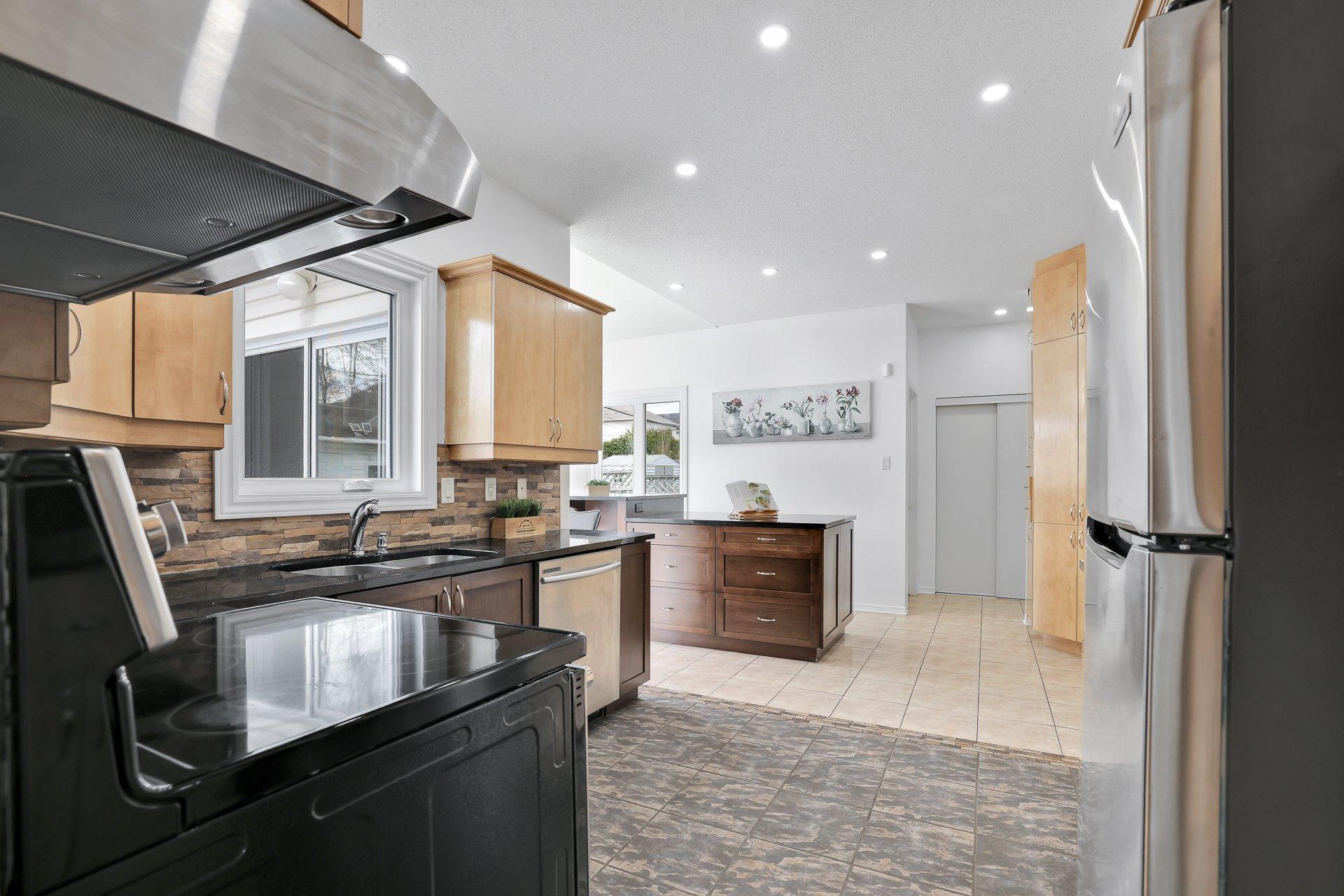 









4


Rue Molière

,
Gatineau (Aylmer),




QC
J9J2R5

