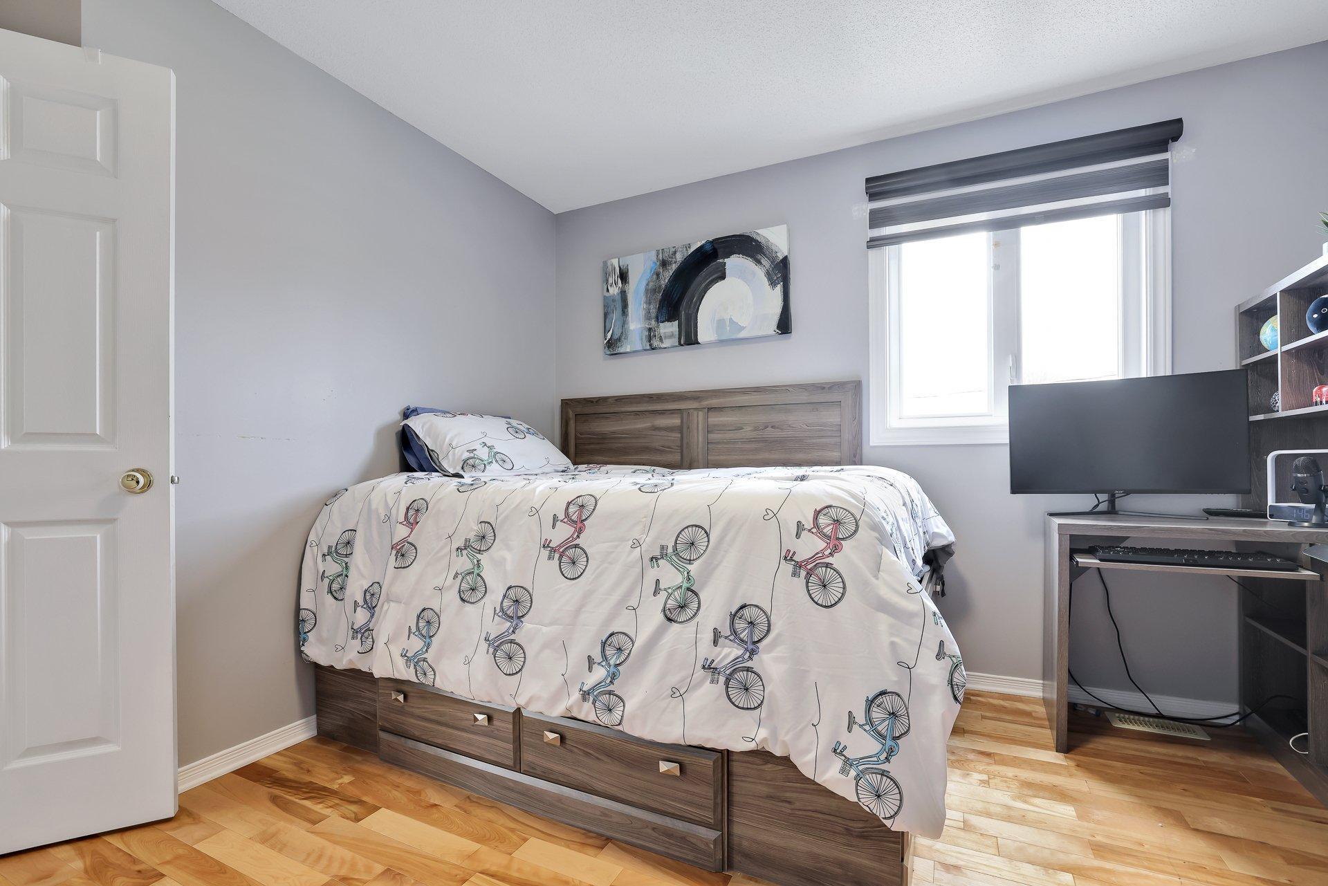 









4


Rue Molière

,
Gatineau (Aylmer),




QC
J9J2R5

