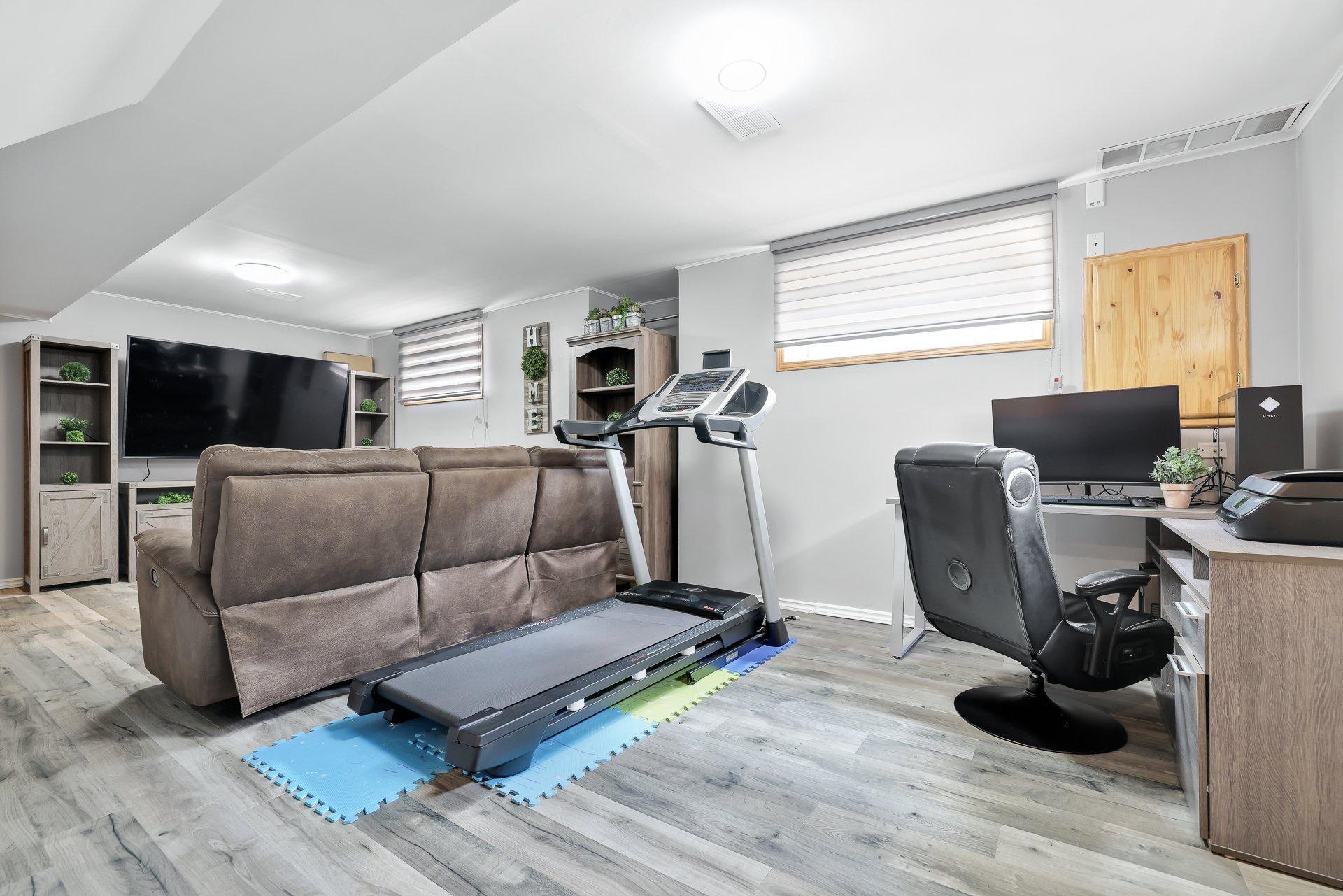 









4


Rue Molière

,
Gatineau (Aylmer),




QC
J9J2R5

