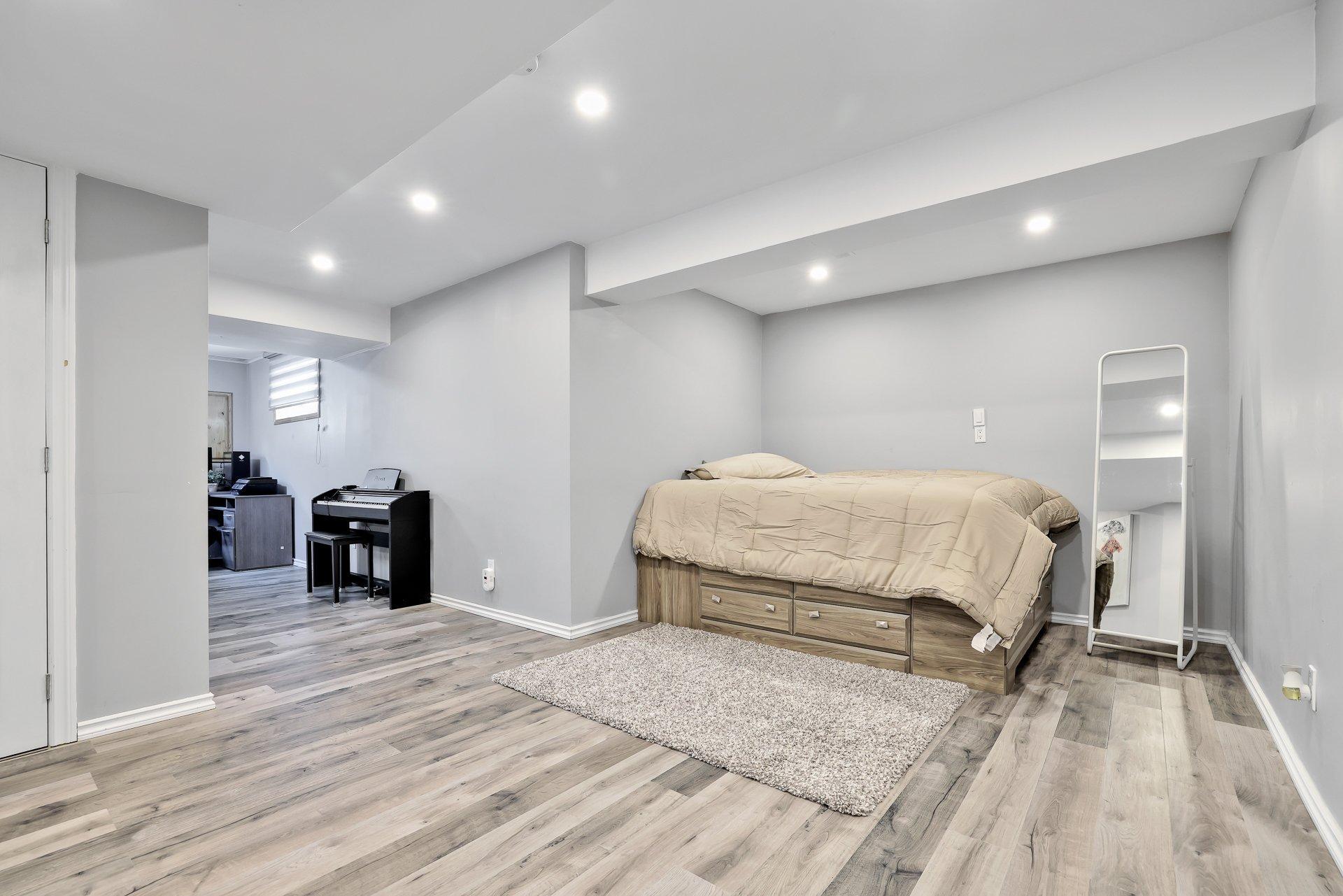 









4


Rue Molière

,
Gatineau (Aylmer),




QC
J9J2R5

