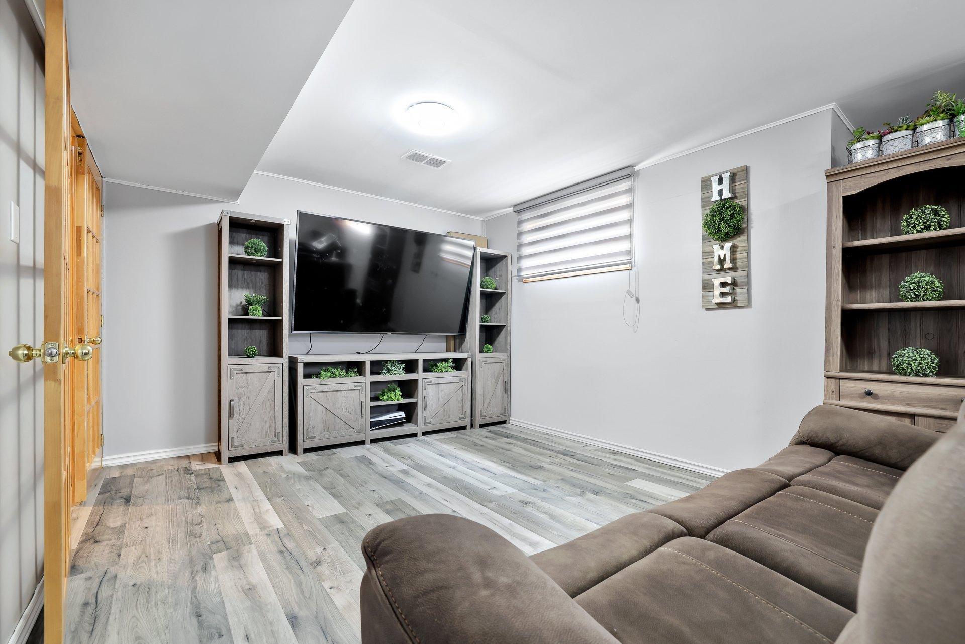 









4


Rue Molière

,
Gatineau (Aylmer),




QC
J9J2R5

