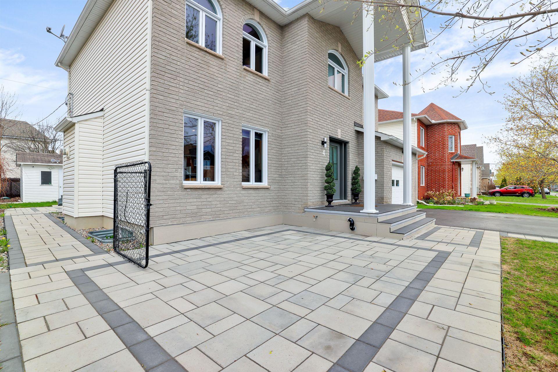 









4


Rue Molière

,
Gatineau (Aylmer),




QC
J9J2R5

