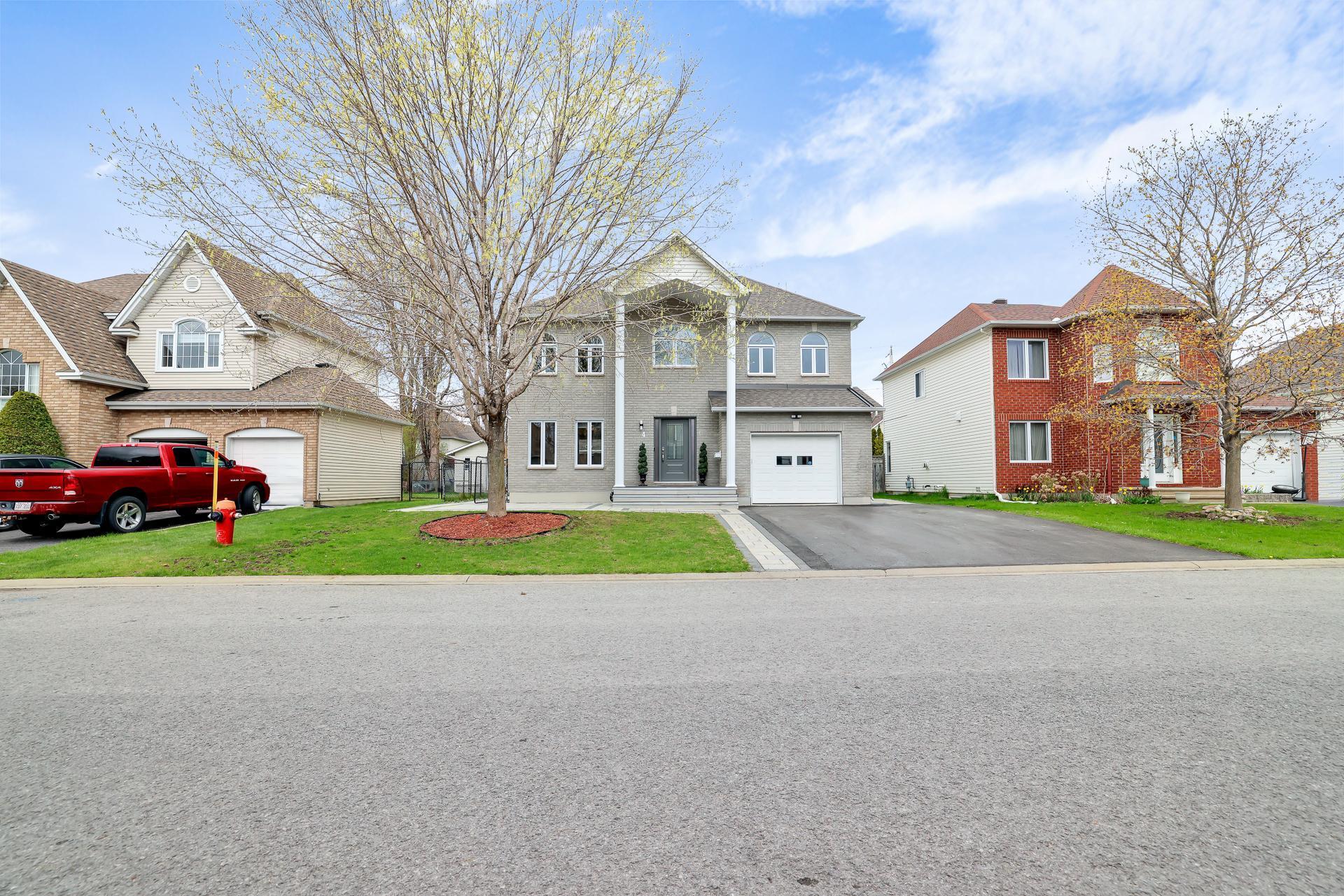 









4


Rue Molière

,
Gatineau (Aylmer),




QC
J9J2R5

