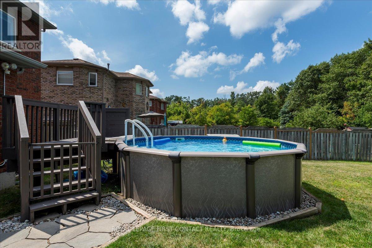 












26 KENWELL CRESCENT

,
Barrie,




Ontario
L4N0A4

