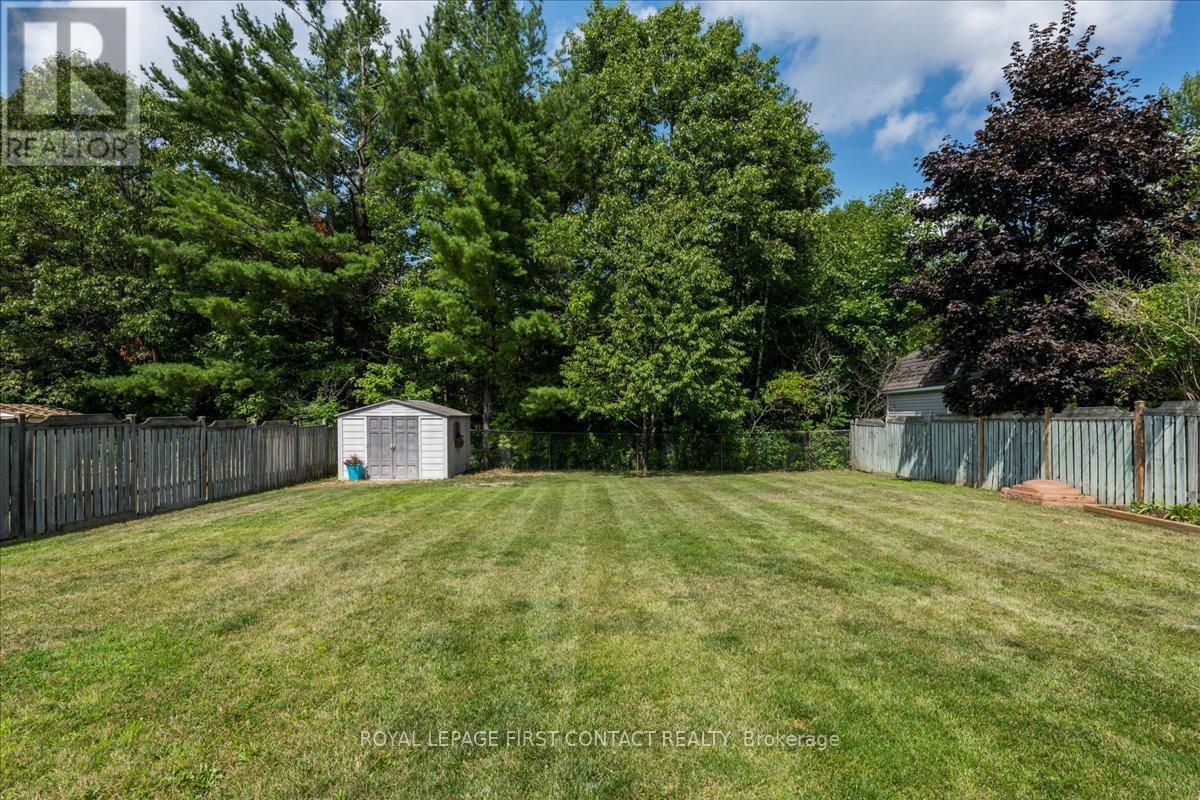 












26 KENWELL CRESCENT

,
Barrie,




Ontario
L4N0A4

