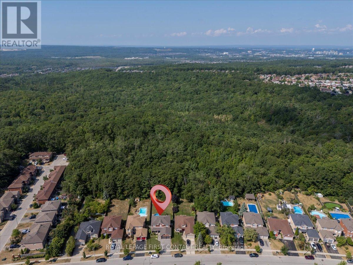 












26 KENWELL CRESCENT

,
Barrie,




Ontario
L4N0A4

