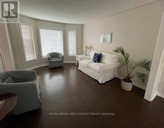 












26 KENWELL CRESCENT

,
Barrie,




Ontario
L4N0A4

