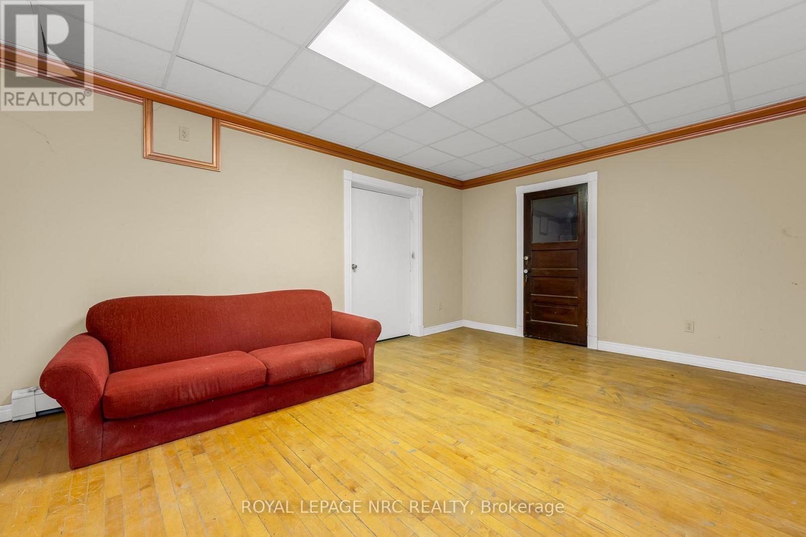 












192 BURGAR STREET

,
Welland (Welland Downtown),




Ontario
L3B2T4

