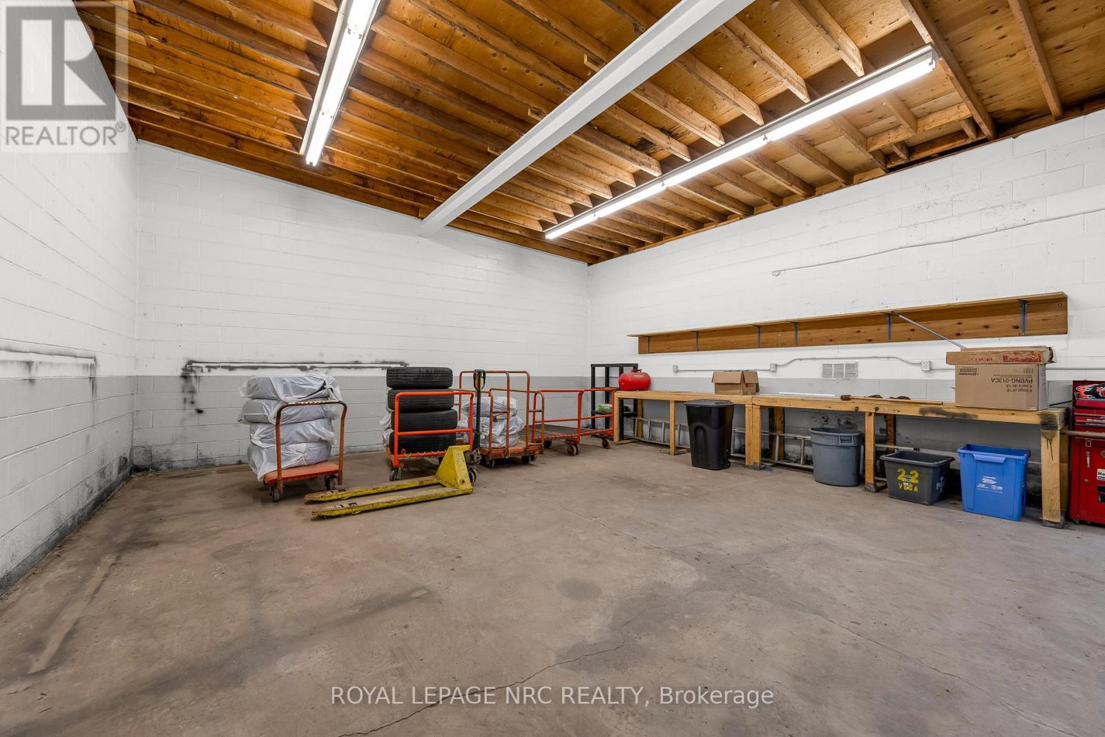 












192 BURGAR STREET

,
Welland (Welland Downtown),




Ontario
L3B2T4

